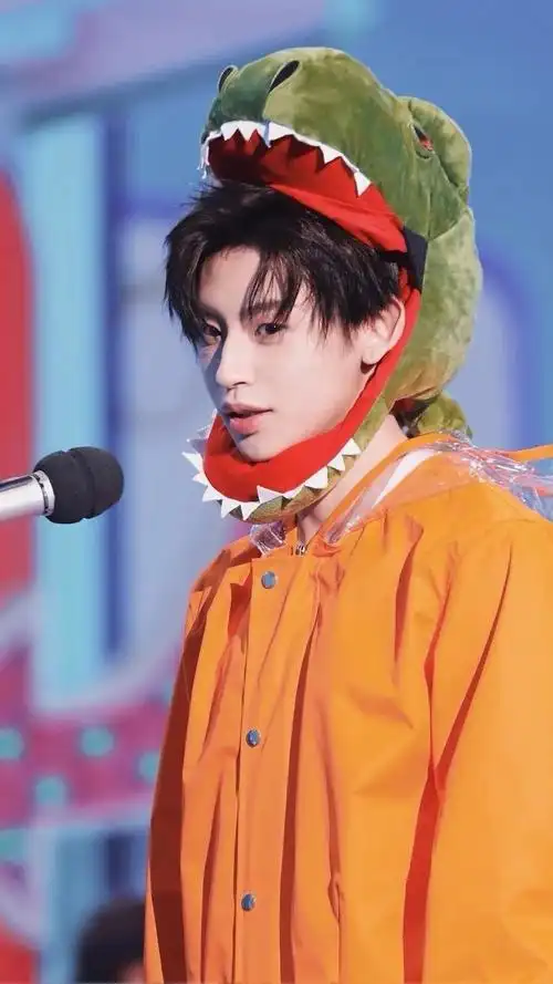 2022最新小鬼王琳凯壁纸高清图片 时尚帅气个性写真锁屏_明星手机壁纸