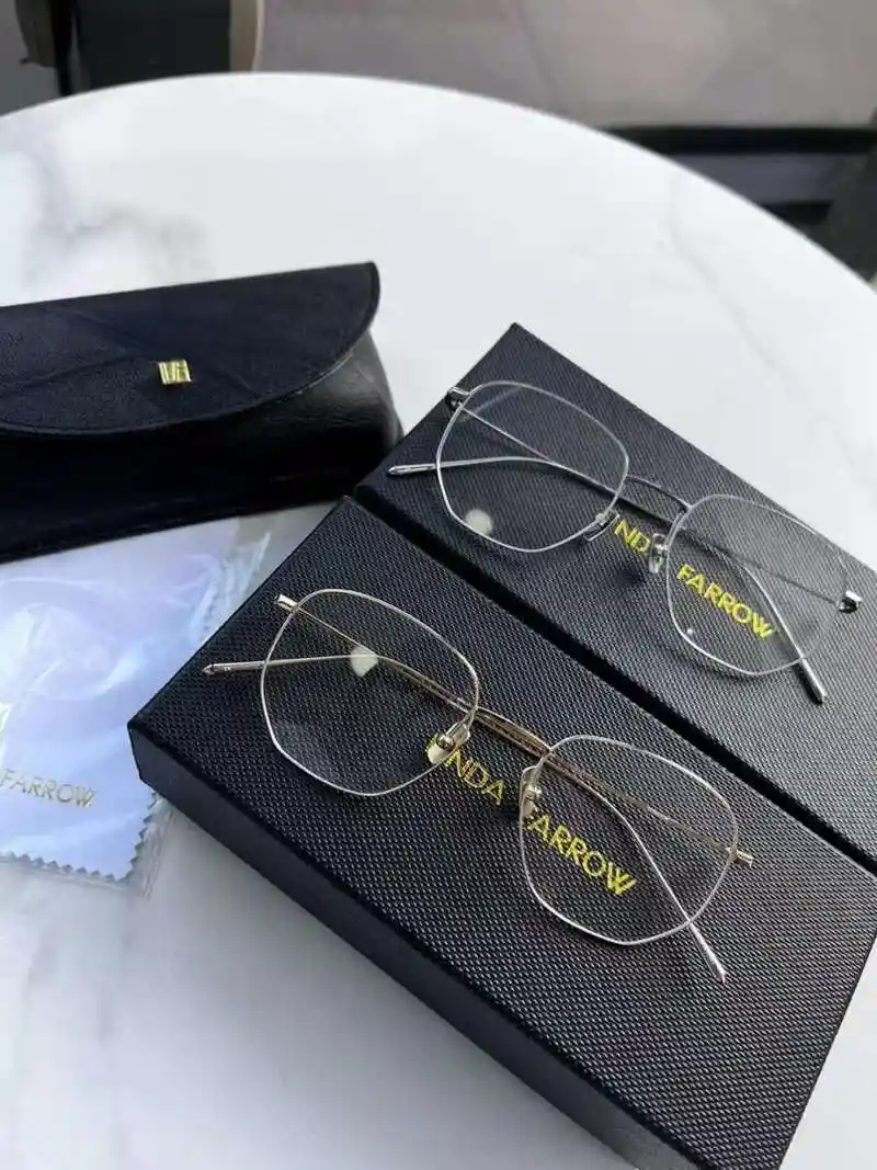 帮朋友带回的linda farrow 琳达法罗也被称为眼镜界的爱马仕 发现越来