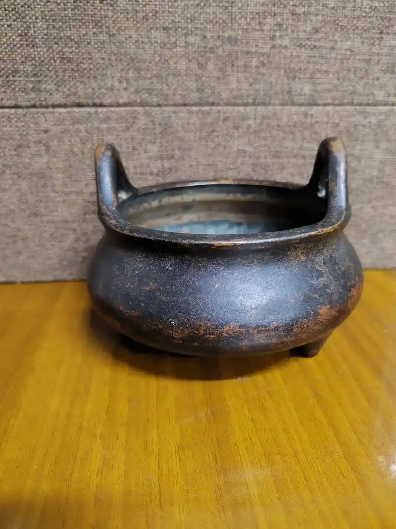 清(玉堂清玩)款三足铜炉!原灰皮壳厚重老熟,一般重量在130 - 抖音
