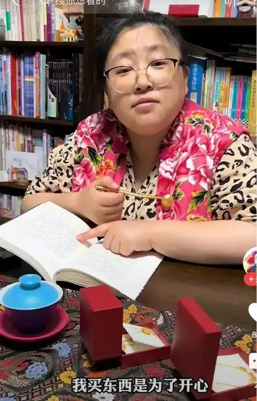 38岁胡老师购物成瘾铁兜不忍晒出家里情况网友看了实在太难受