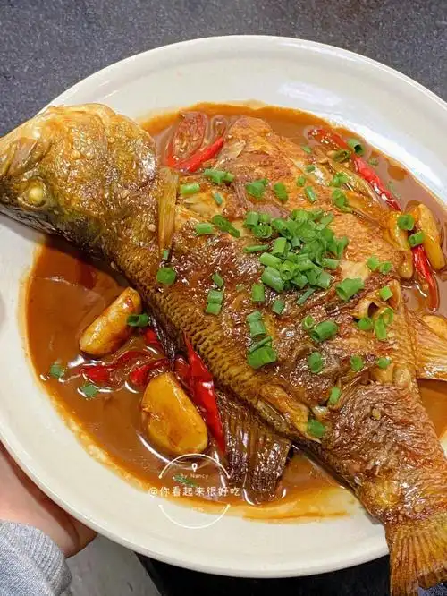 年夜饭上一定会有的家常菜红烧鱼~ 真的巨好吃7515鱼肉鲜嫩,酱汁