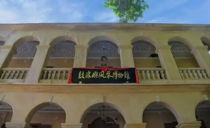 风琴博物馆位于鼓浪屿复兴路69号,场馆不是很大, - 抖音