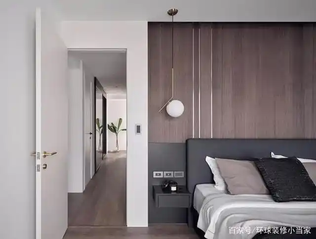 卧室的床头背景墙,也不再用软包了,装修的时候,把凹槽留出来,用这么