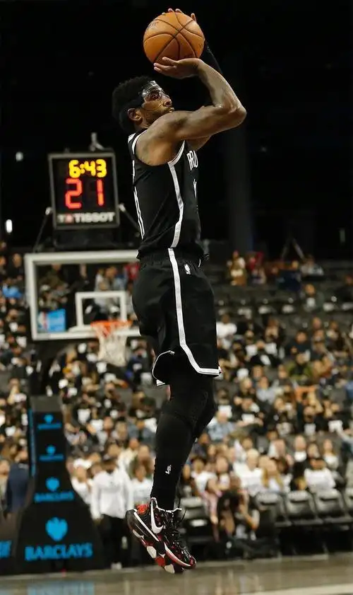 欧文的投篮动作真挺帅的