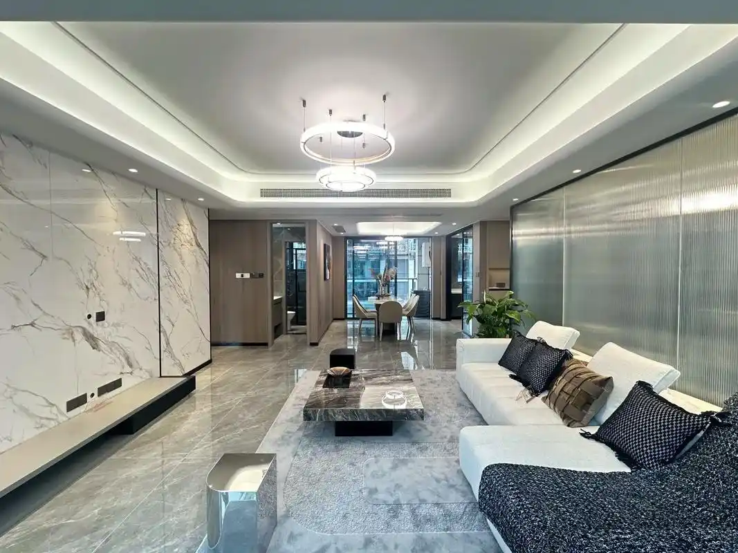 温江医学城,东辰外语学校旁,精装修洋房套三套四,单价1.35 - 抖音