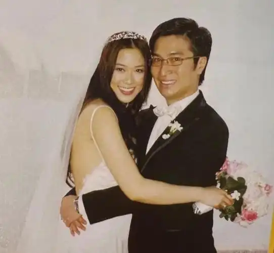 徐子淇出来做公益被评变化大,结婚时春风得意,阔太多年眼里没光