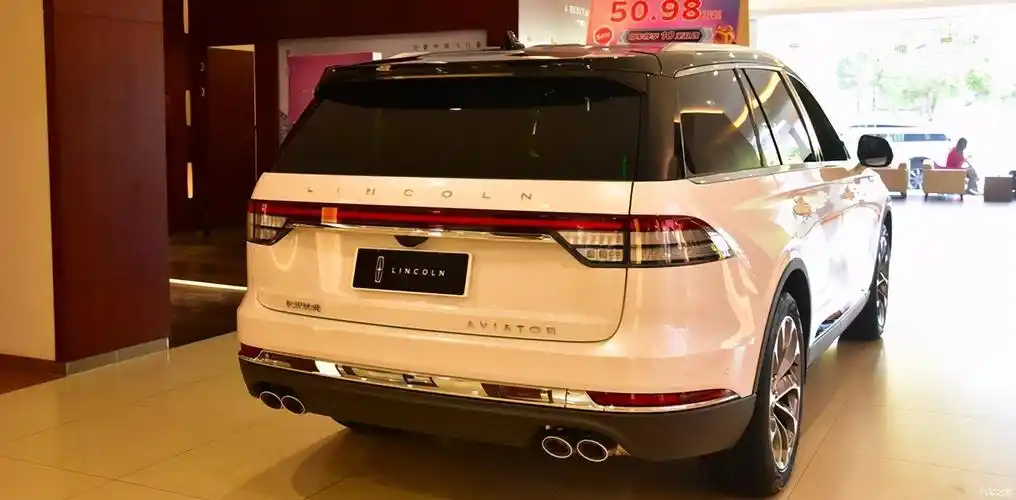 2020款长安林肯飞行家进店实拍!白色车身质感足,配适时四驱 - 知乎