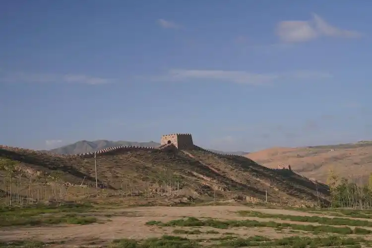 中卫沙坡头有一段古长城