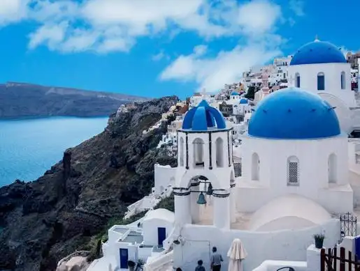 但是它又是世界上拥有温泉最多的国家,所以它有一个浪漫的名字