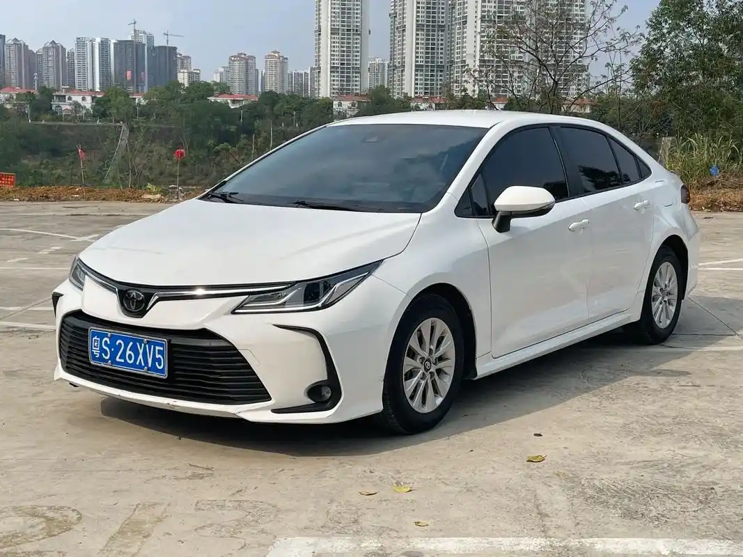 21年上牌丰田卡罗拉1.5自动,个人一手小跑四万 - 抖音