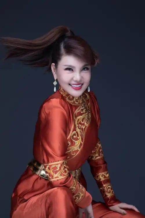 乌兰图雅再推新单曲,让你《来到草原不想走》