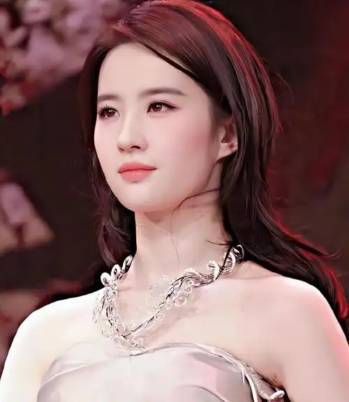 刘亦菲被嘲太胖美是多元化的,无论是娱乐圈的诸位明星还是普通网友都