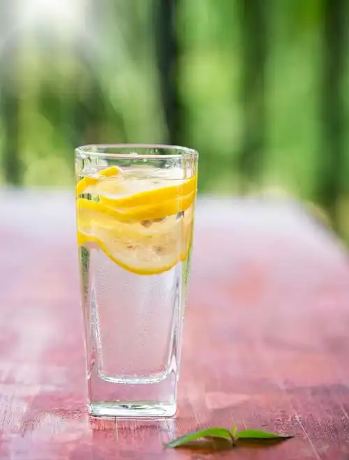 女性喝柠檬水,长期坚持会有什么好处和坏处?