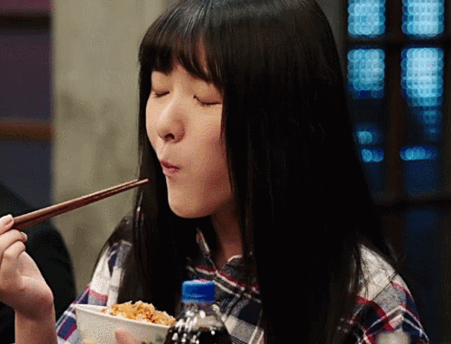 长江七号徐娇吃货可乐好吃享受gif动图_动态图_表情包下载_soogif