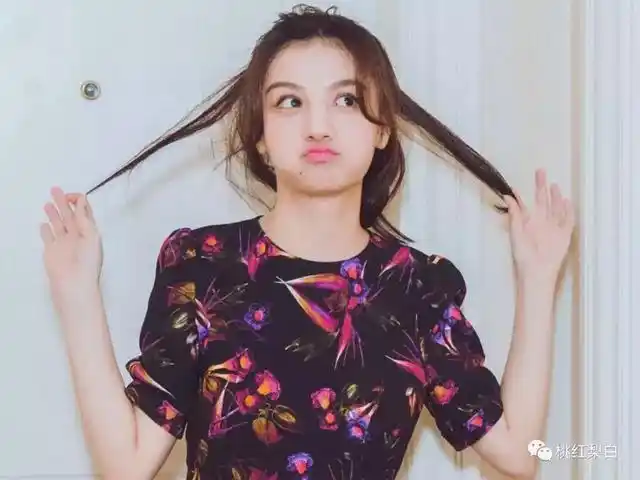 堪比雷佳音"大头"的女明星,真是一个比一个让人头大