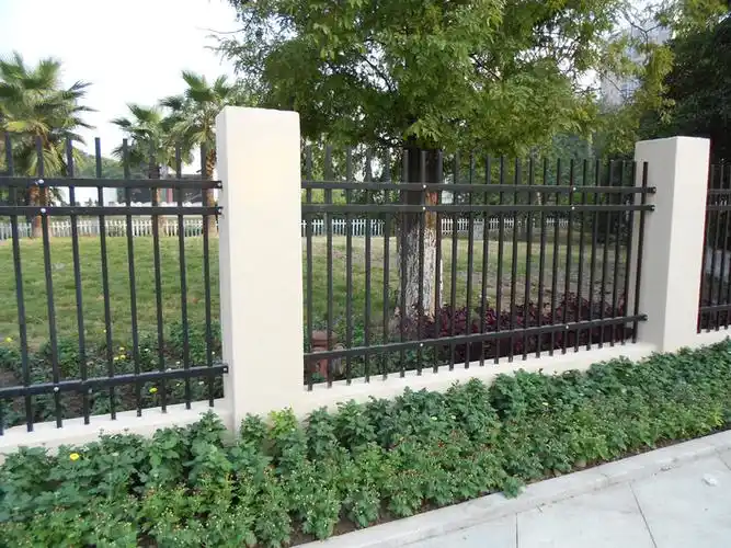 中山公园护栏,荆州沙市围墙,黑色磨砂栏杆,锌钢大门,围栏式门
