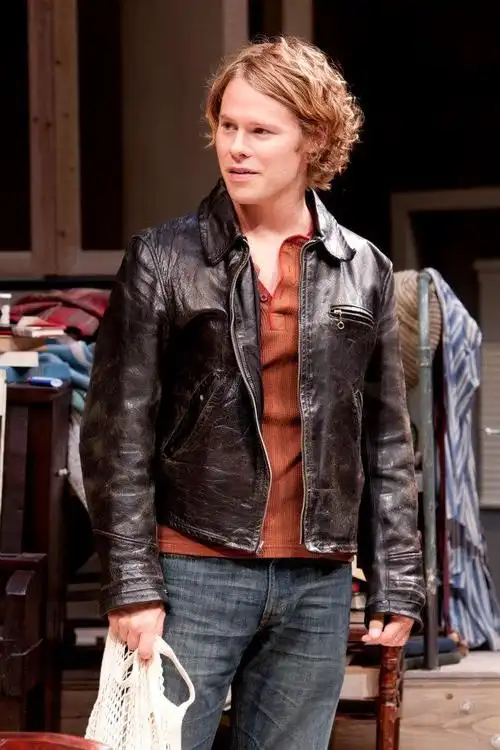 harrison) /i>,1977年11月2日出生于美国 a target="_blank" href="