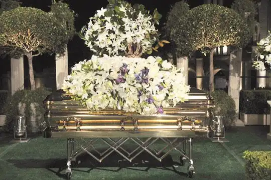 杰克逊于夜晚悄然入葬为防盗买12座陵墓组图