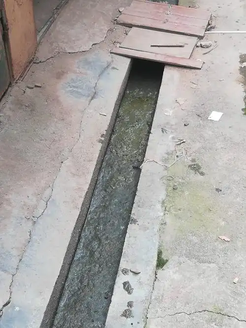 排水沟堵塞盼解决