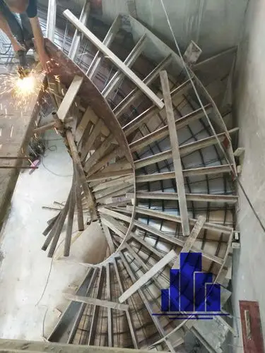 山语城旋转楼梯