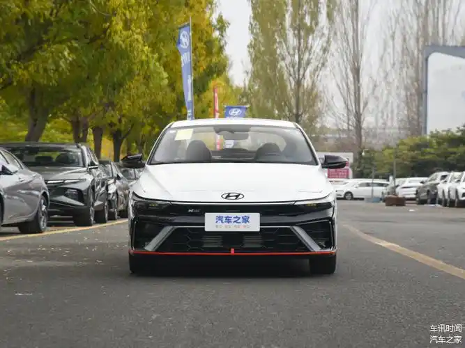 北京现代伊兰特: 崭新前脸设计凸显运动风范_车家号_发现车生活_汽车