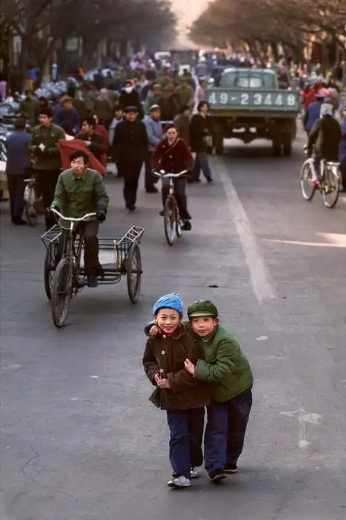 1984年中国洛阳的街头来自摄影师stevemccurry