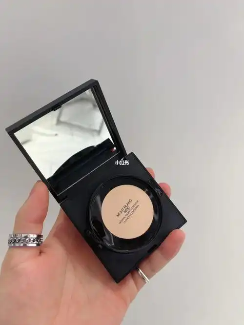 nars方气垫粉白色