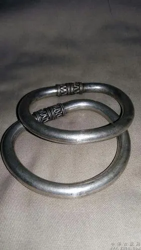 老银手镯一对