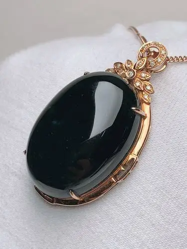 18k金镶嵌 细润墨翠蛋面翡翠吊坠