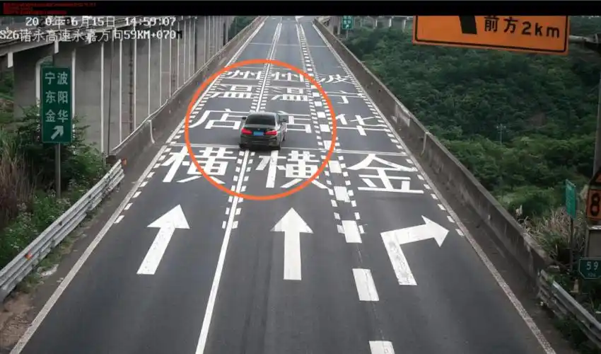 实线变道这种交通违法行为你可能还没意识到