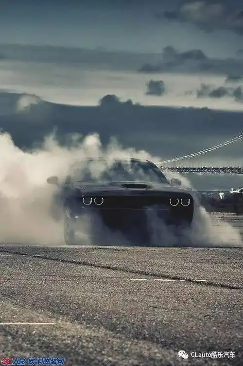 爱死了707匹的地狱猫dodge challenger-欧卡改装网