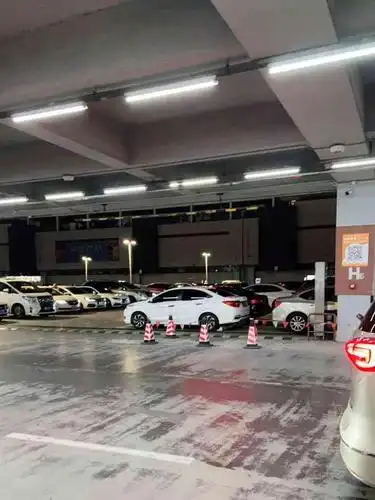 浦东机场2号航站楼p2停车库-"阔别6年,再次到达上海机场,感觉更大了(.