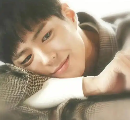 起来好治愈有喜欢的友友可以私信发原图～#请回答1988  #头像  #阿泽