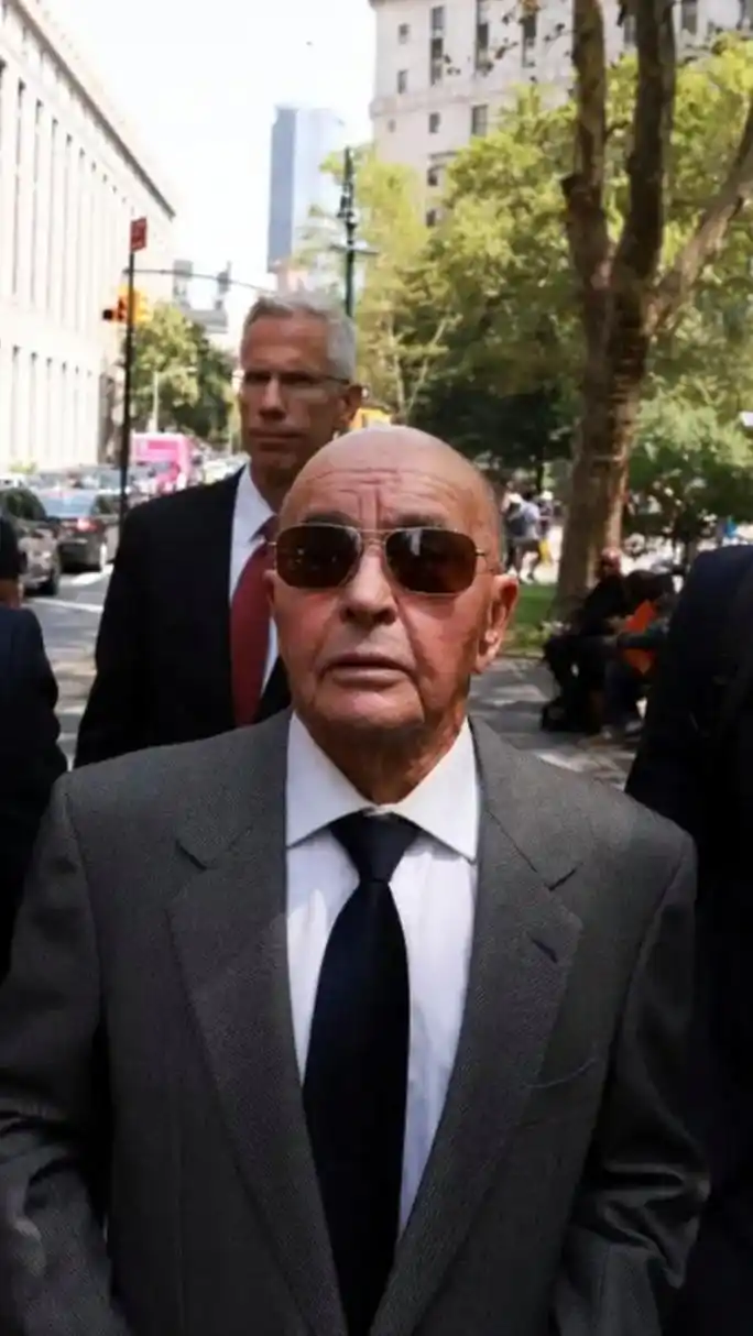 英国亿万富翁乔·刘易斯,也是英超足球俱乐部托特纳姆热刺队的老板,被