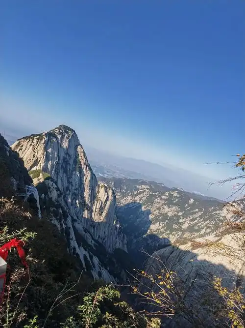 登上山顶看美景 #华山山顶风景照 祖国的大好河山 - 抖音