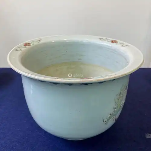 晚清民国粉彩花卉纹花盆小