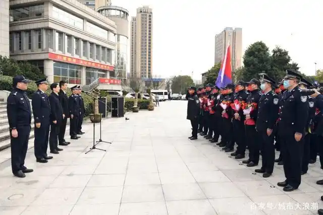 临平公安106名援富抗疫勇士凯旋,欢迎回家!