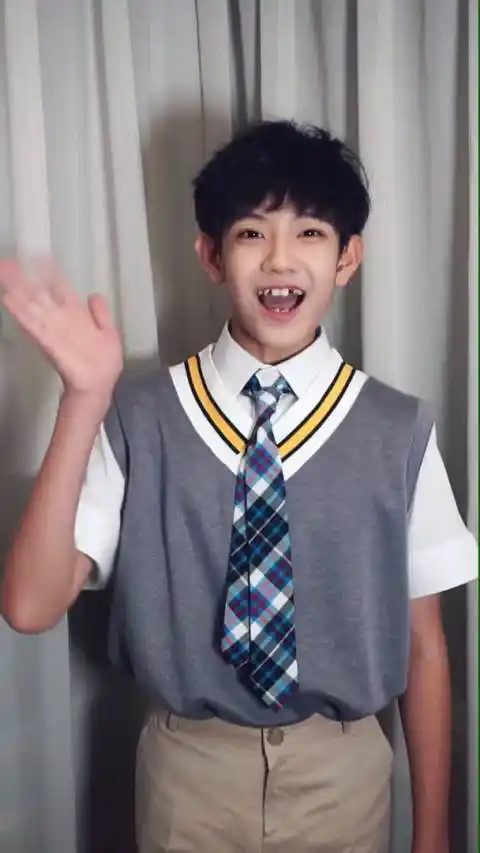 乐华少年[超话]# @y. 来自yhboys组合 - 微博