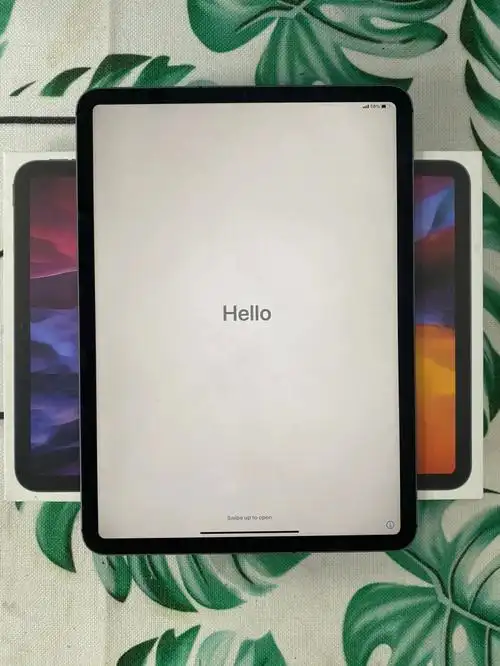 刚到的2020款ipadpro11寸128插卡