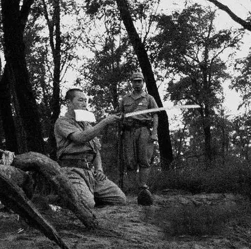 老照片侵华日军切腹全过程