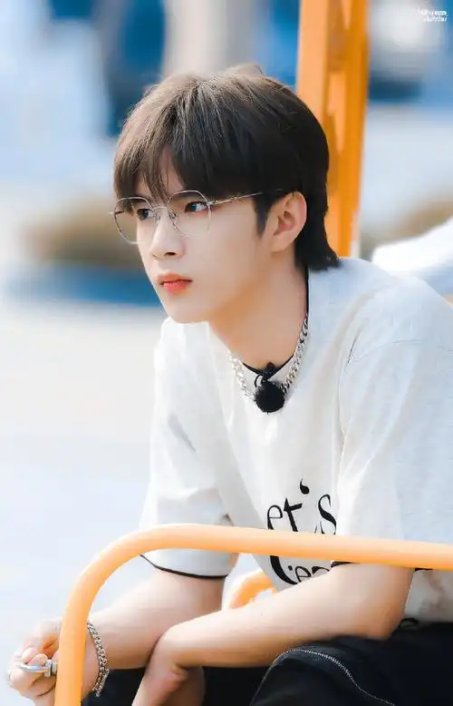 刘耀文全员加速中