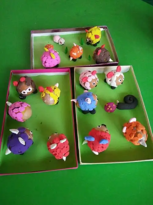 武陵幼儿园朵朵班超轻粘土蛋壳创意手工