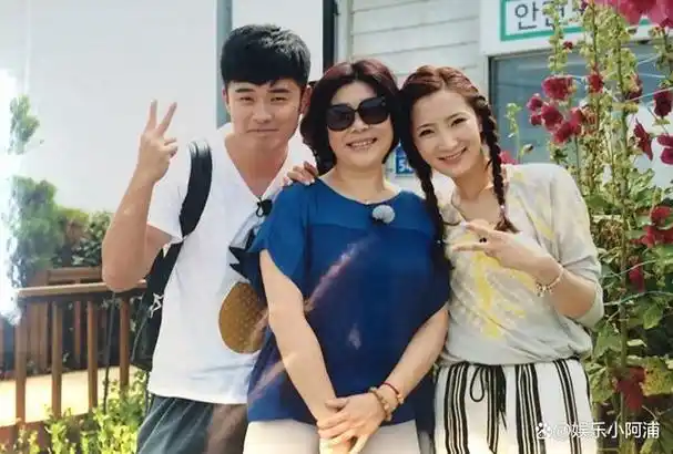 陈赫否认张子萱怀三胎夫妻感情几个孩子大曝光