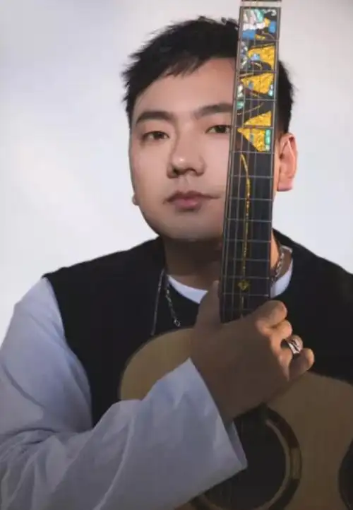 从"热歌王者"到"口水歌王",30岁的海来阿木真的江郎才尽了吗