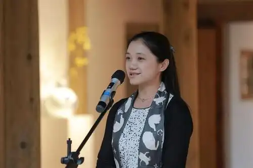 雅昌艺术网执行总编谢幕女士 致辞