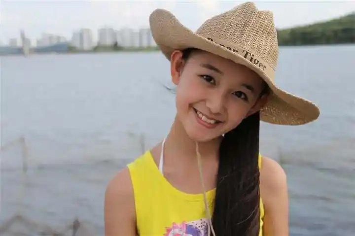 求几张童星蒋依依的图片