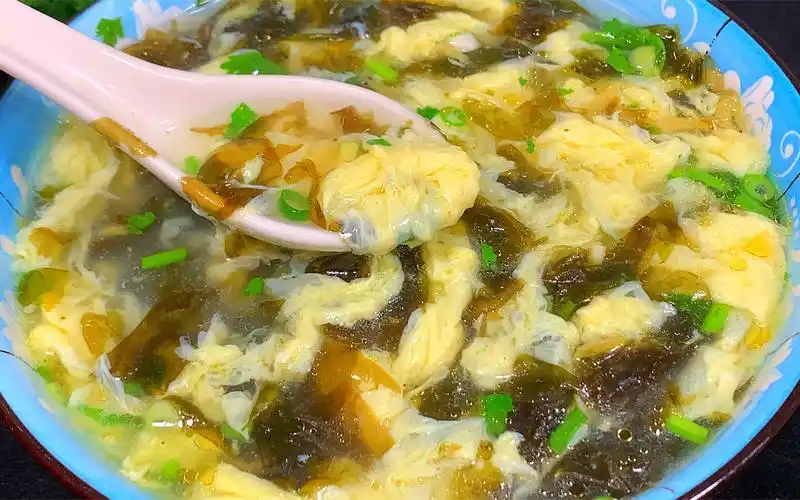 这才是紫菜鸡蛋汤的正确做法,汤鲜味美好喝有技巧,几分钟就学会