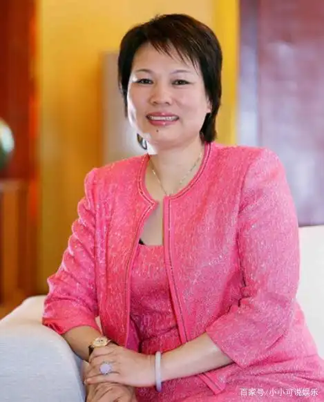 上海女首富40岁成寡妇,继承70亿,12年赚300亿,低调捐出科技馆