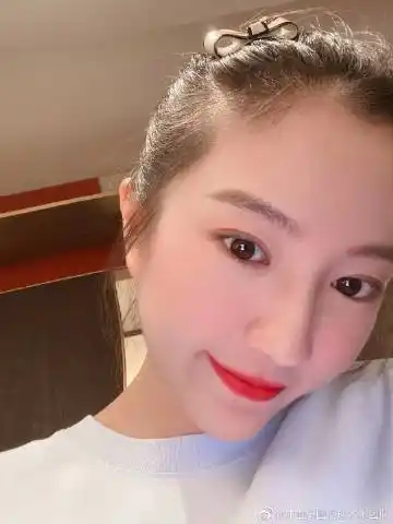 神首集团何迎木木团队