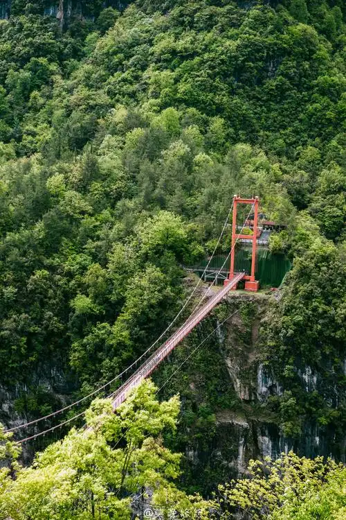 湖北襄阳有个小众秘境,风景不比张家界九寨沟差_索桥